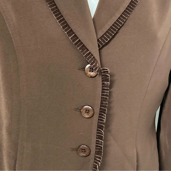 Women’s Size 4 Brown Blazer 3 Button‎ Ruffle Pockets Lined Career Classic Office - Picture 3 of 14
